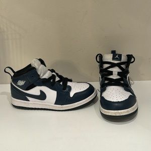 Nike jordans navy and white lightly worn